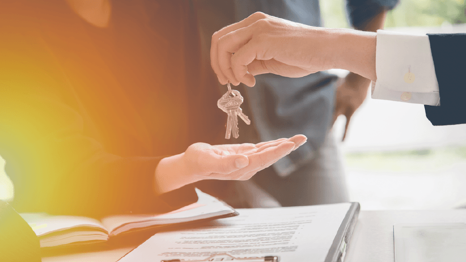 Man gives keys to women